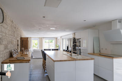 Maison - 209 m² - 7 pièces