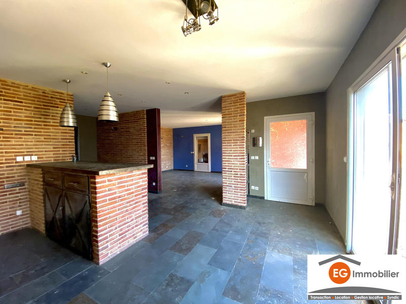 Terrain commercial - 6 300 m²