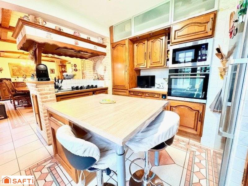 Maison - 150 m² - 10 pièces