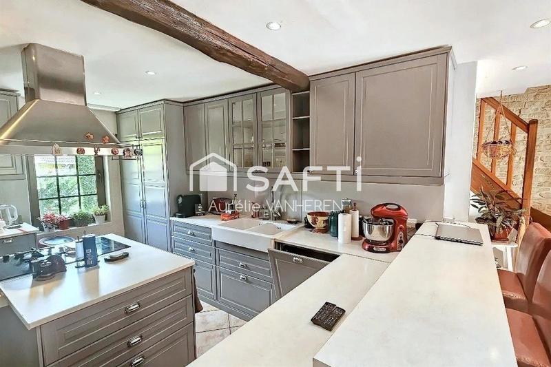 Maison - 291 m² - 11 pièces