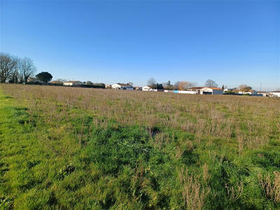 Terrain de lotissements - 541 m²