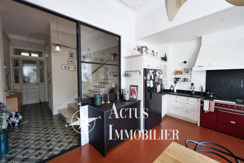 Maison - 182 m² - 7 pièces