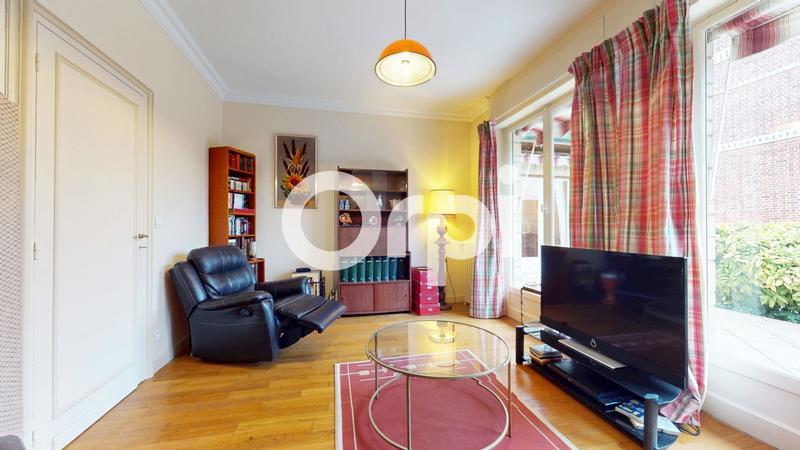 Maison - 230 m² - 8 pièces