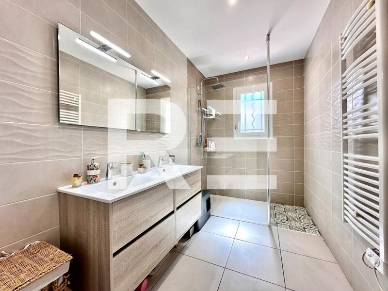 Villa - 90 m² - 4 pièces