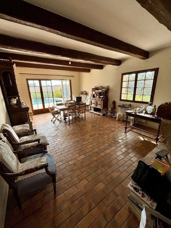 Villa - 229 m² - 10 pièces