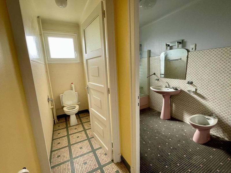 Maison - 240 m² - 13 pièces