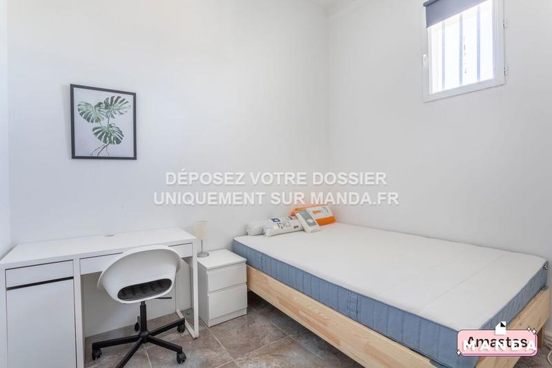 Chambre - 9 m² - 5 pièces