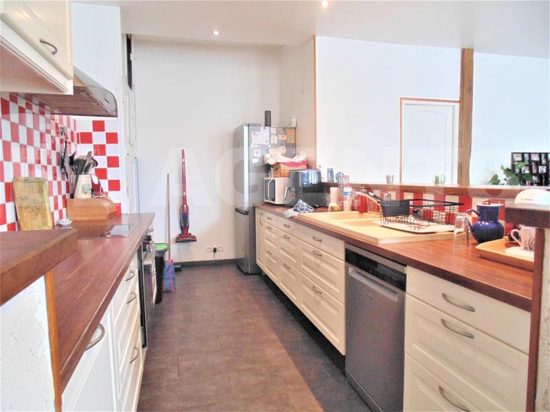 Maison - 240 m² - 6 pièces