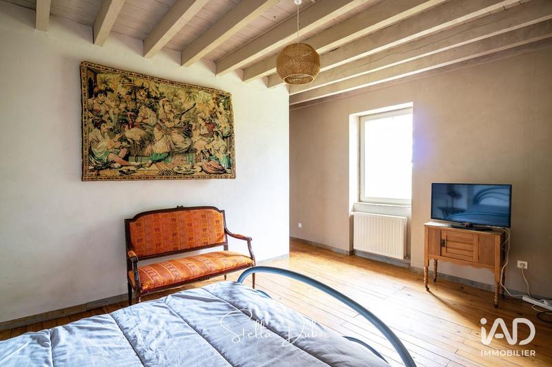 Maison - 239 m² - 8 pièces