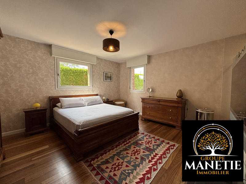 Maison - 210 m² - 7 pièces