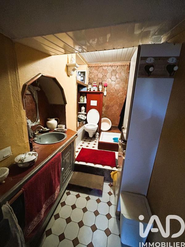 Maison - 255 m² - 16 pièces