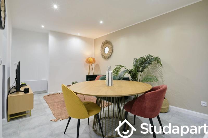 Chambre - 11 m² - 1 pièce