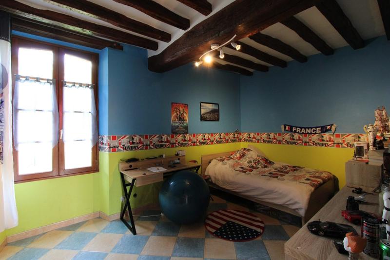 Maison - 98 m² - 5 pièces