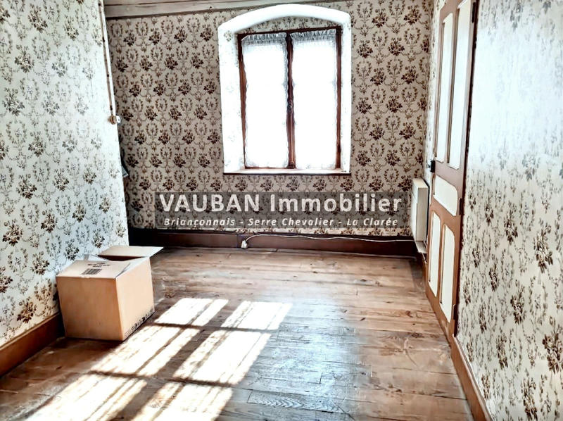 Maison - 380 m² - 3 pièces