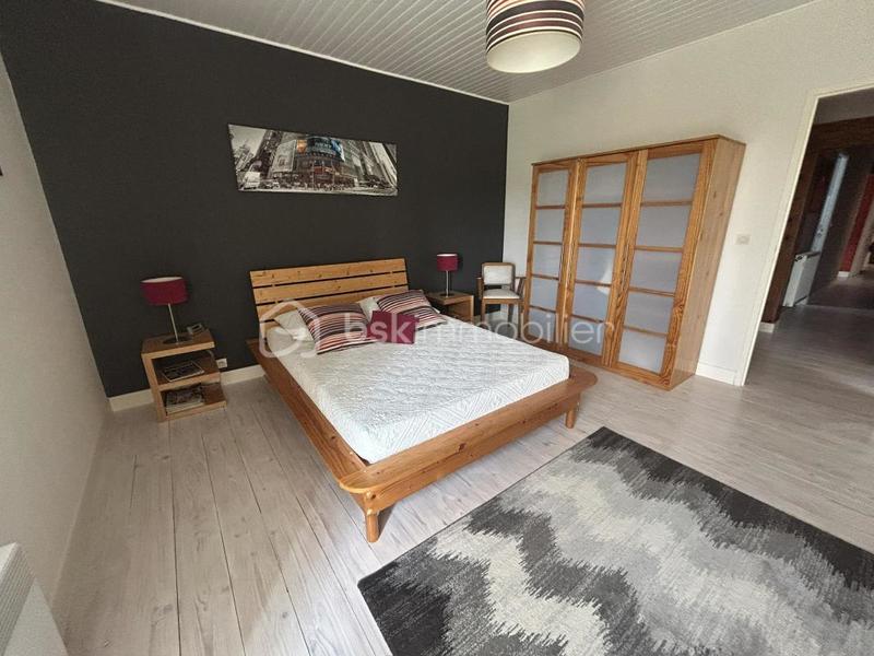 Maison en pierre - 221 m² - 7 pièces