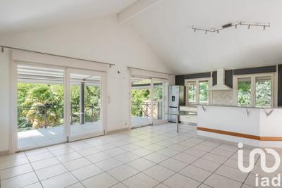 Maison - 222 m² - 7 pièces