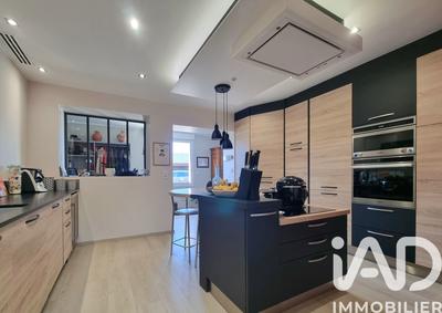 Maison - 183 m² - 6 pièces