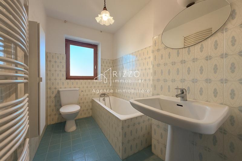 Maison - 166 m² - 7 pièces