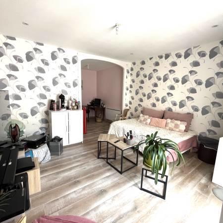 Maison - 205 m² - 7 pièces