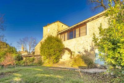 Maison en pierre - 136 m² - 8 pièces