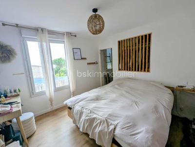 Maison - 189 m² - 8 pièces