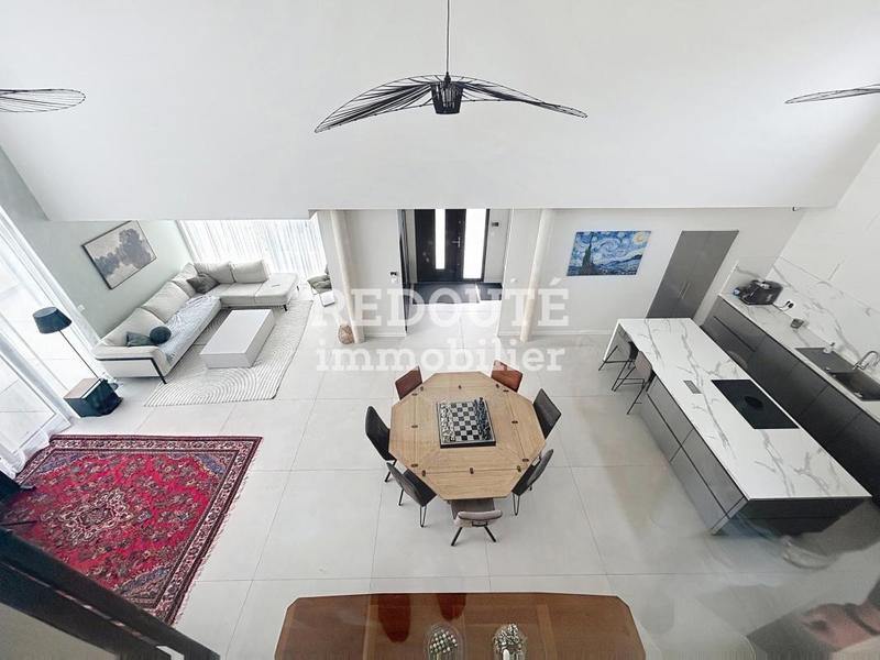 Maison - 187 m² - 7 pièces