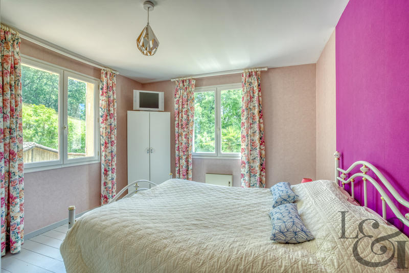 Maison - 218 m² - 6 pièces