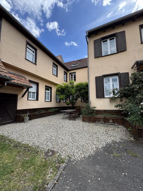 Maison - 541 m² - 22 pièces