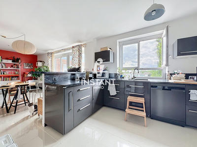 Appartement - 95 m² - 4 pièces