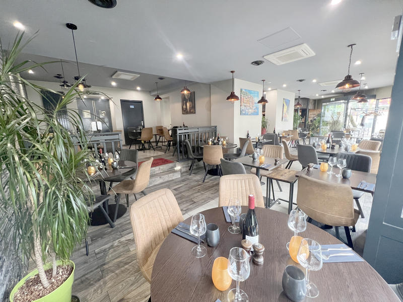 Fonds de commerce - Magasins - 197 m²