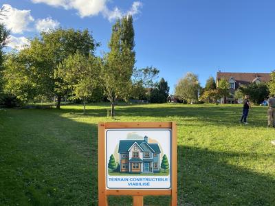 Terrain constructible - 1 010 m²