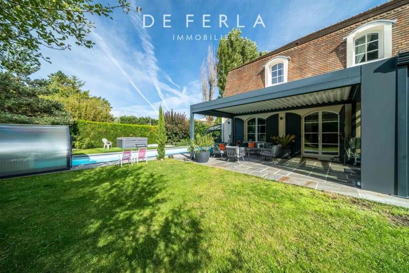 Villa - 370 m² - 8 pièces