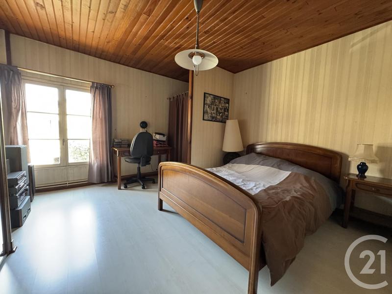 Maison - 210 m² - 7 pièces