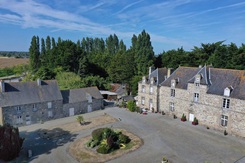 Château - 1 500 m² - 20 pièces