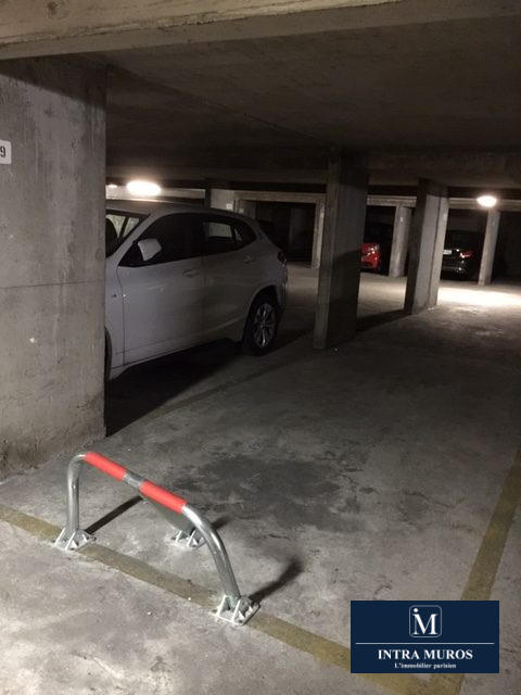 Parking / Garage