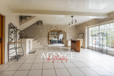 Maison - 251 m² - 5 pièces