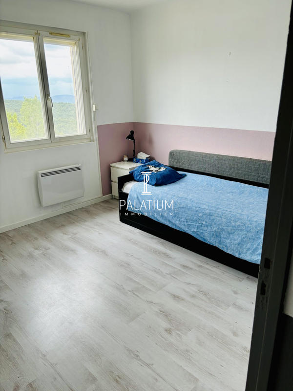 Appartement - 100 m² - 6 pièces