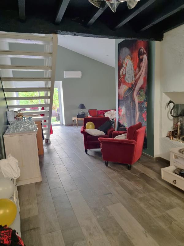 Maison - 210 m² - 5 pièces