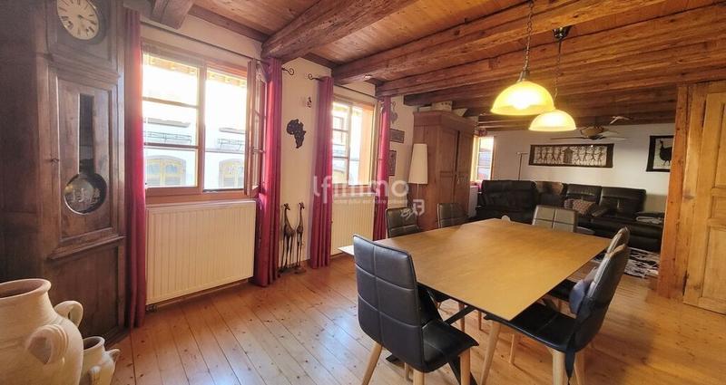 Maison - 207 m² - 7 pièces