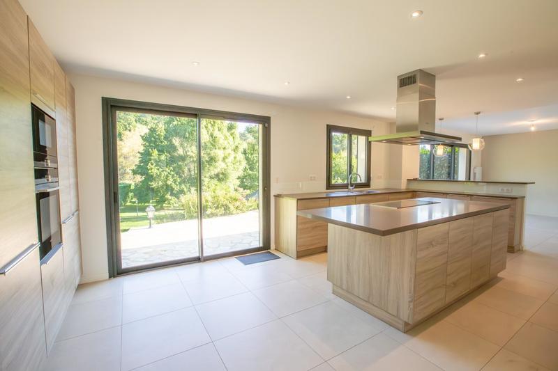 Maison - 180 m² - 7 pièces