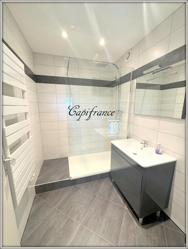 Bureau - 81 m² - 3 pièces