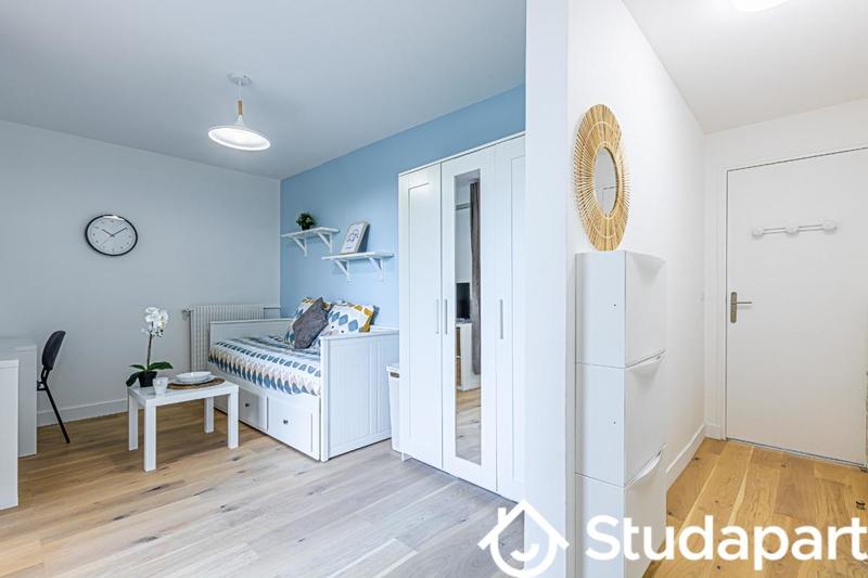 Chambre - 10 m² - 1 pièce