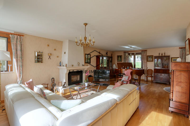 Maison - 161 m² - 7 pièces