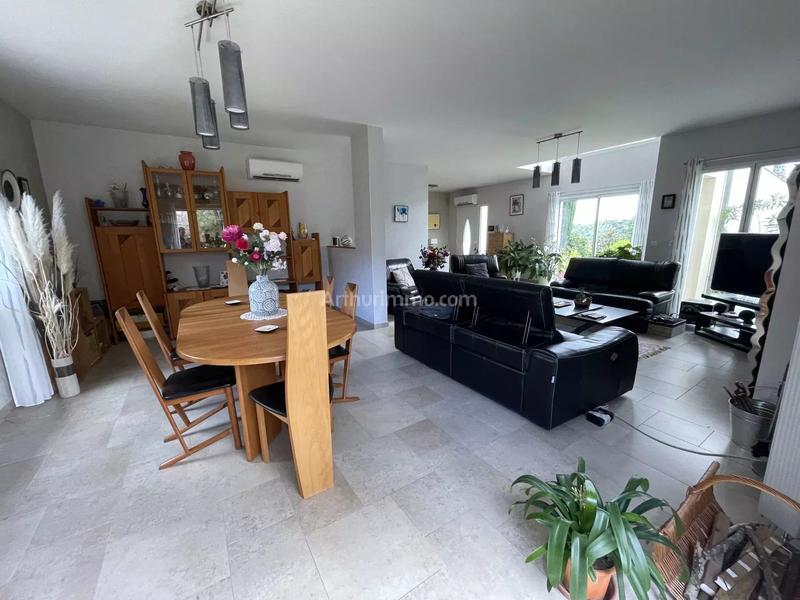 Maison - 210 m² - 8 pièces