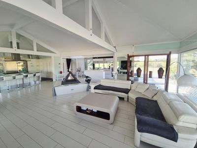 Maison - 229 m² - 6 pièces