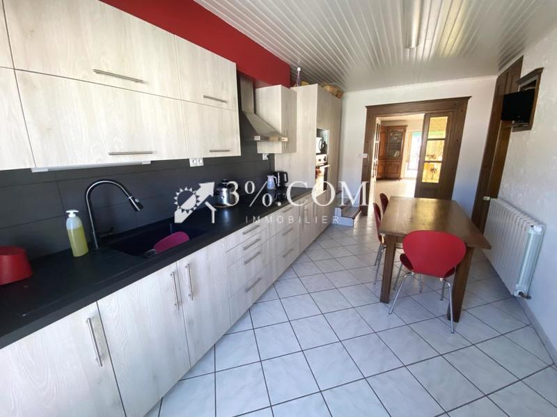 Maison - 230 m² - 8 pièces