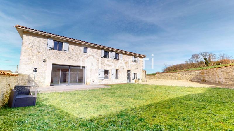 Maison - 230 m² - 8 pièces