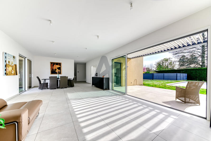 Maison - 189 m² - 7 pièces