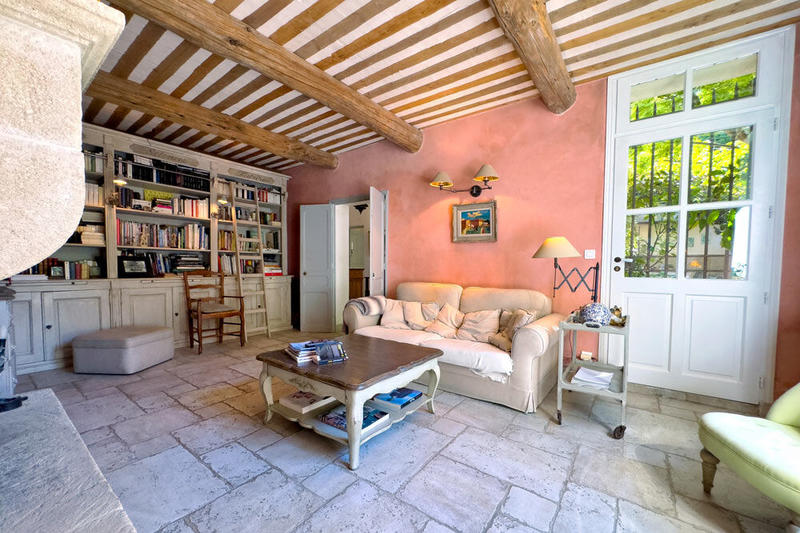 Maison - 310 m² - 10 pièces