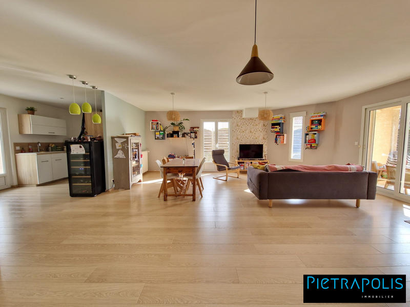 Villa - 184 m² - 6 pièces